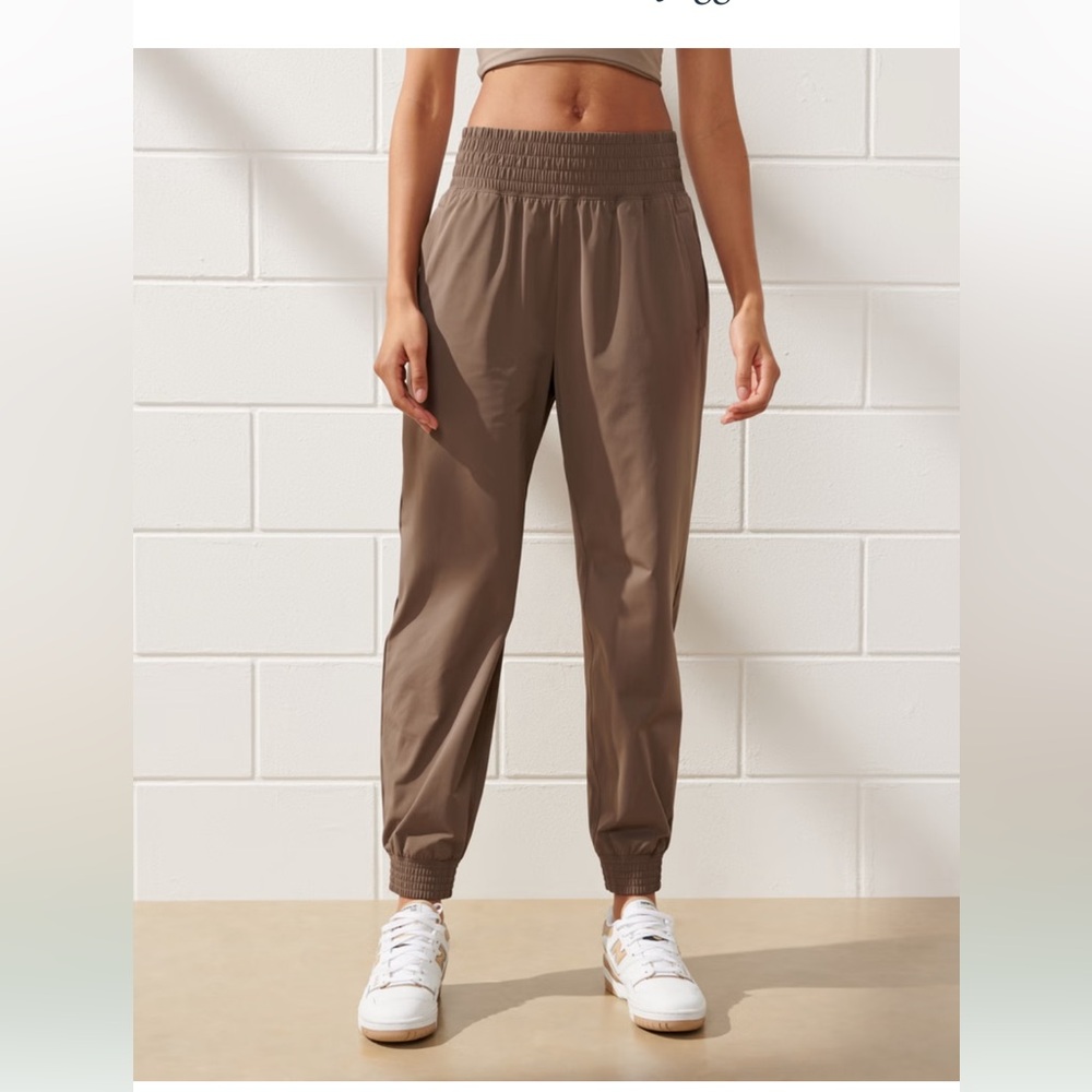Abercrombie YPB Studio & Go Jogger